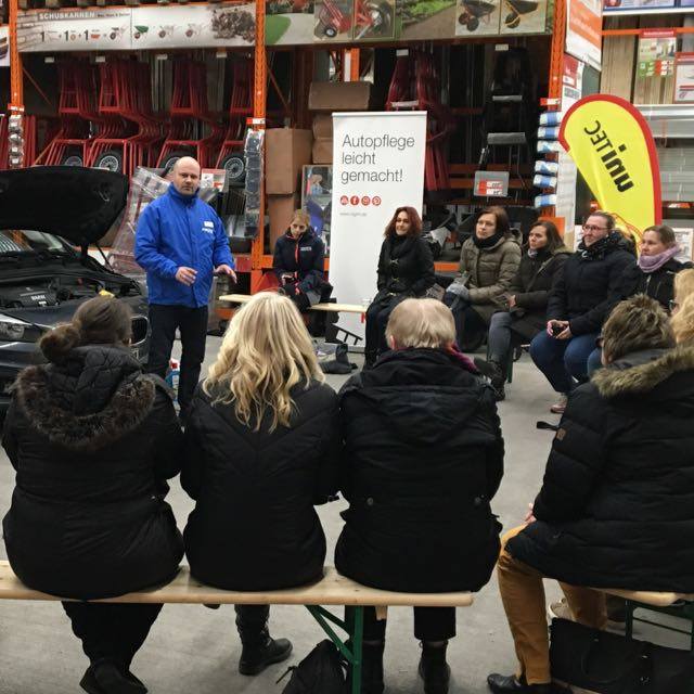 Autopflege-Beratung im Markt